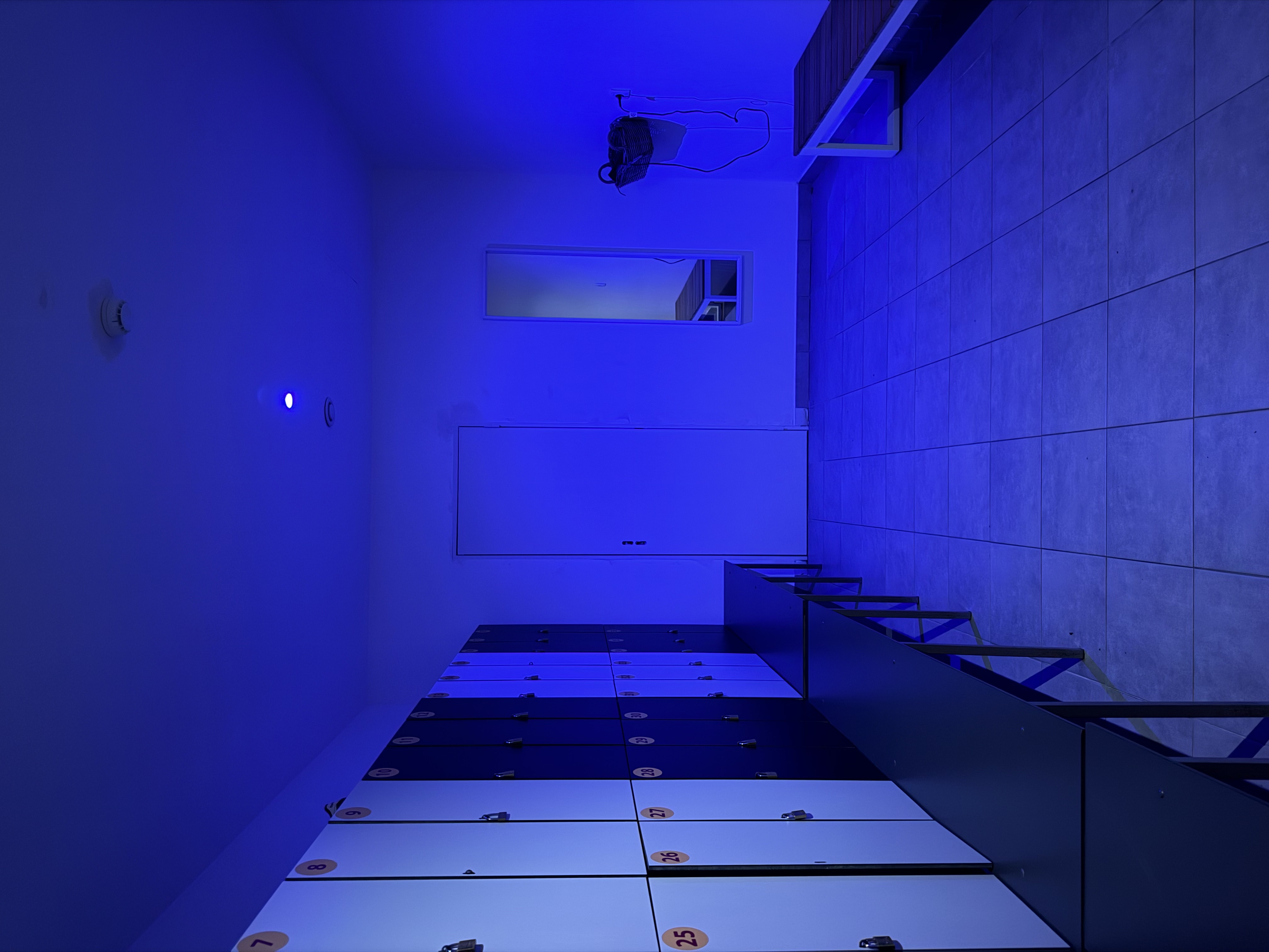 Balneários masculinos e femininos com armários